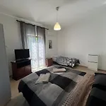 -5 Min From Bus Stop-Free Parking