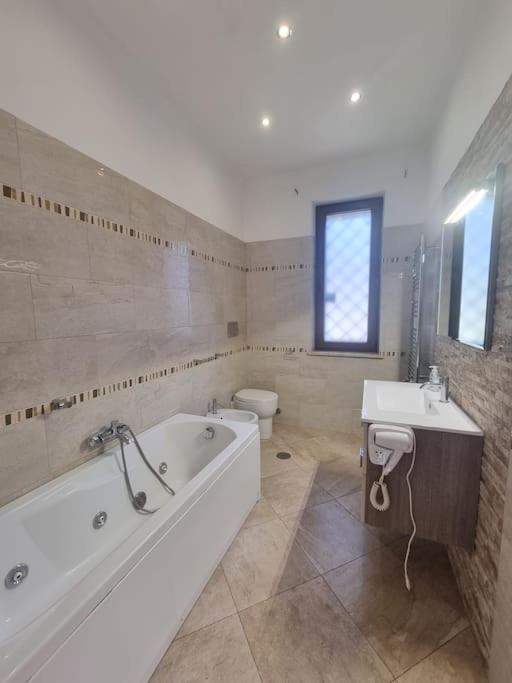 Appartement -5 Min From Bus Stop-Free Parking *