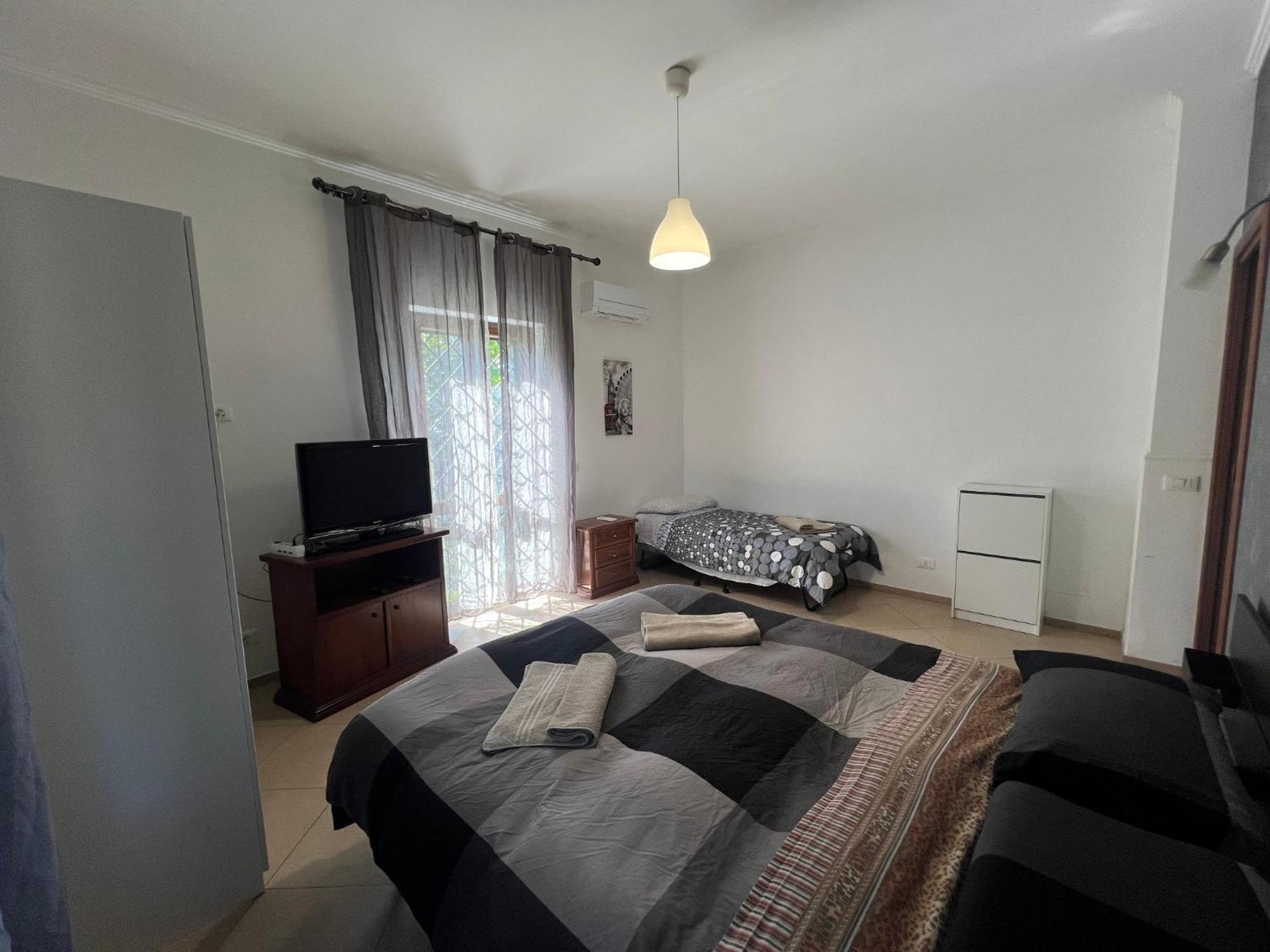 Appartement -5 Min From Bus Stop-Free Parking *